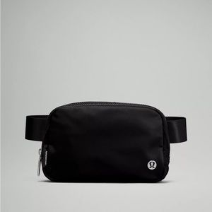 Lululemon Everywhere Belt Bag